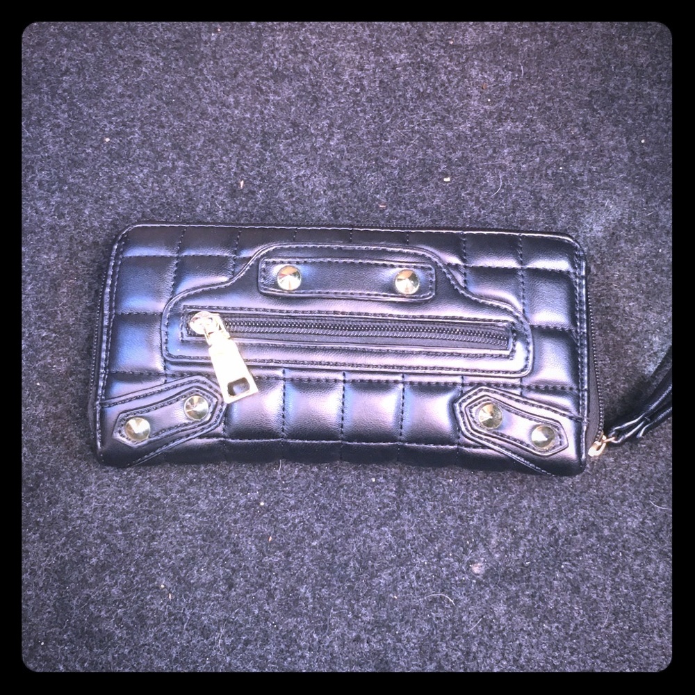 Steve Madden wallet Gold/Tribal ⭐️💋